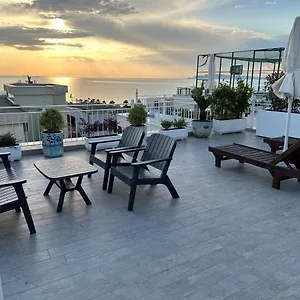 Paradise Rooftop Golem Apartment